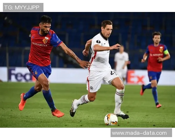 拉里斯对决精彩瞬间回顾与战术分析全景展现